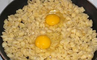Макароны с яйцом для детей