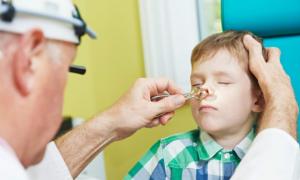 Kako hitro zdraviti izcedek iz nosu pri otroku - nasvet staršem Kako zdraviti izcedek iz nosu pri otroku