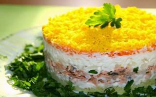 Konzervirana salata od ružičastog lososa: recepti Salata od ružičastog lososa s rižom i kukuruzom